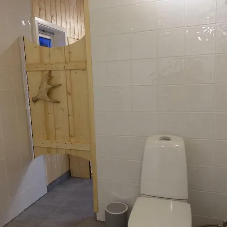 Wild Caribou's Wildwood Jaktstuga *