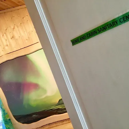 Wild Caribou's Wildwood Hytte *